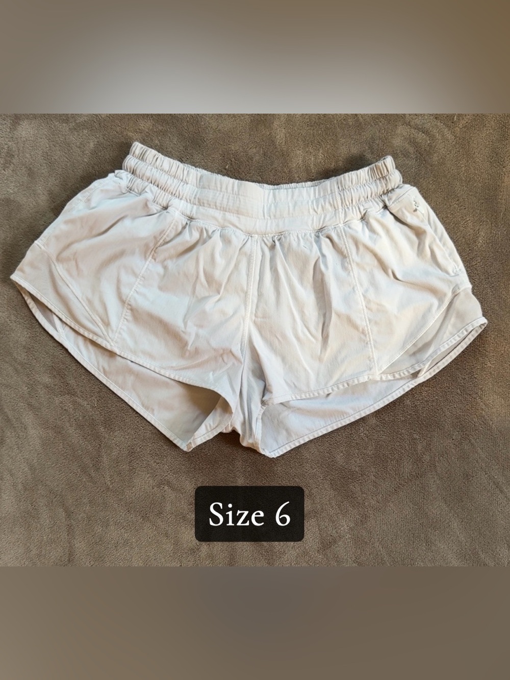 Lululemon Hotty Hot Short ll *2.5"